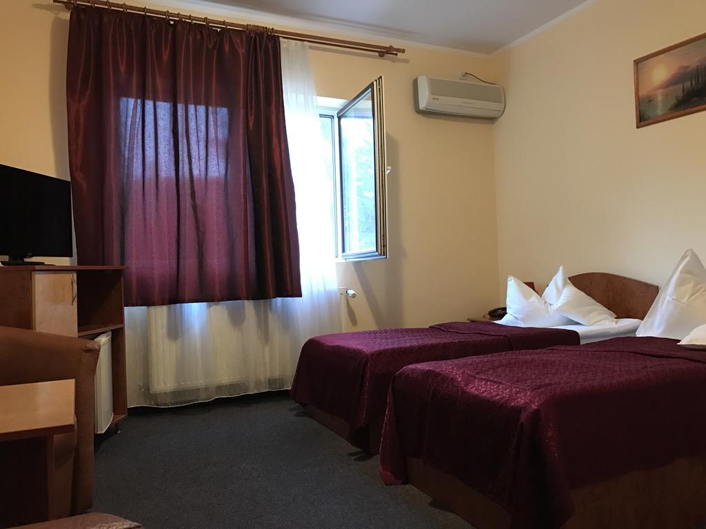 Hotel Cardinal Satu Mare Exteriér fotografie