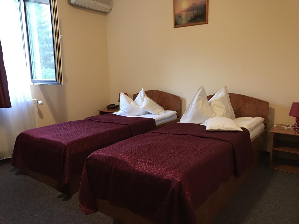 Hotel Cardinal Satu Mare Exteriér fotografie