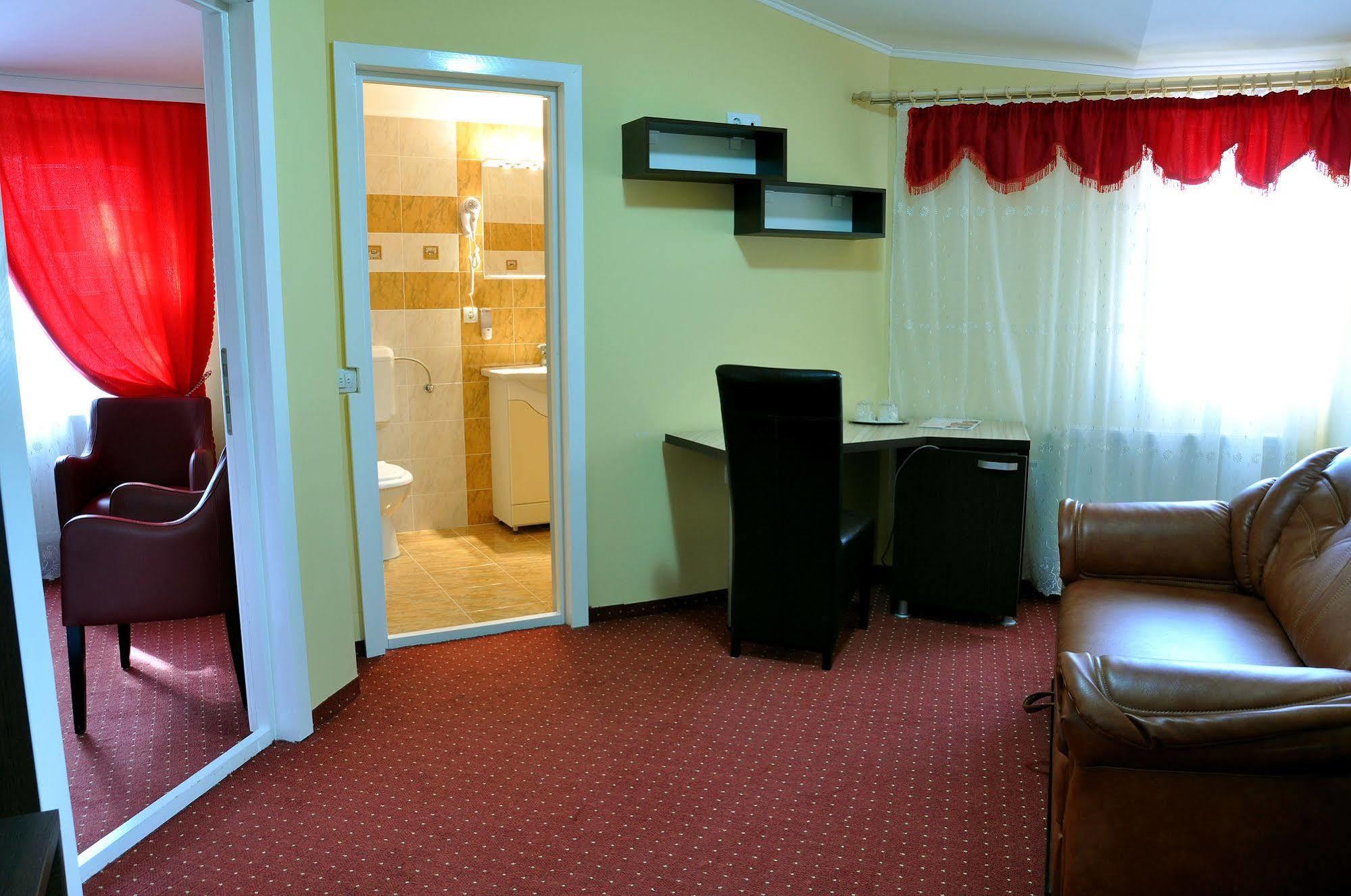 Hotel Cardinal Satu Mare Exteriér fotografie